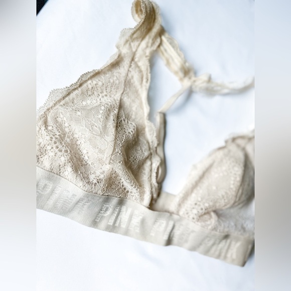 Victoria’s Secret Lace Bralette - Picture 4 of 4
